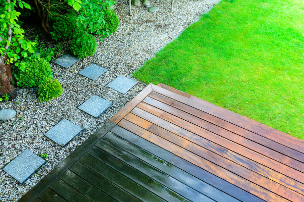 Best Pool Deck Cleaning  in Leesburg, FL